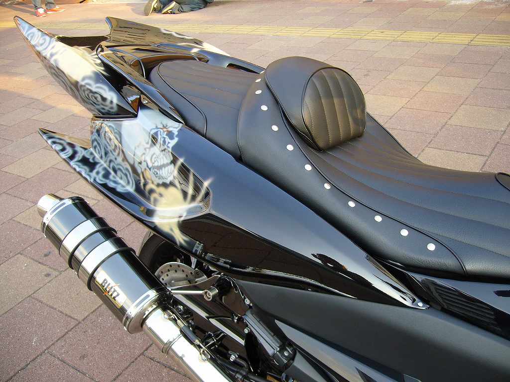 新型マジェスティ デビルリアサイドカウル