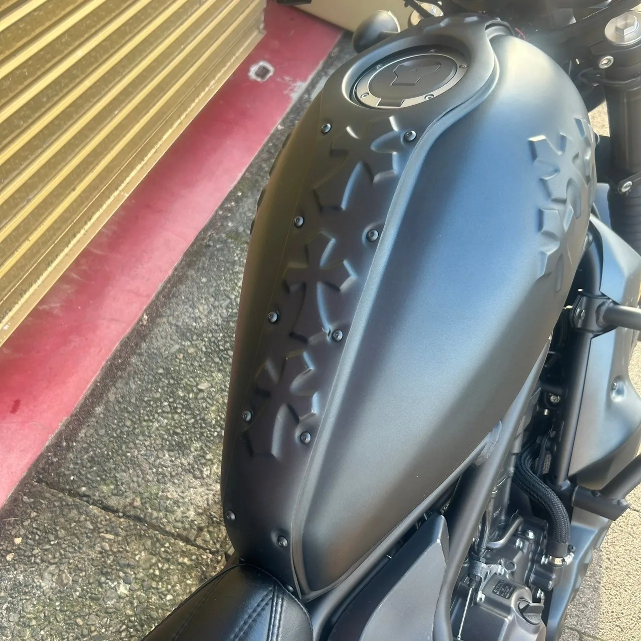 REBEL 250 CROMEタンクカバー　（※黒ゲル未塗装）
